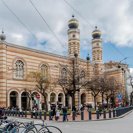 Colorful Apartment Next To Gozsdu And Synagogue Budapest Exterior photo